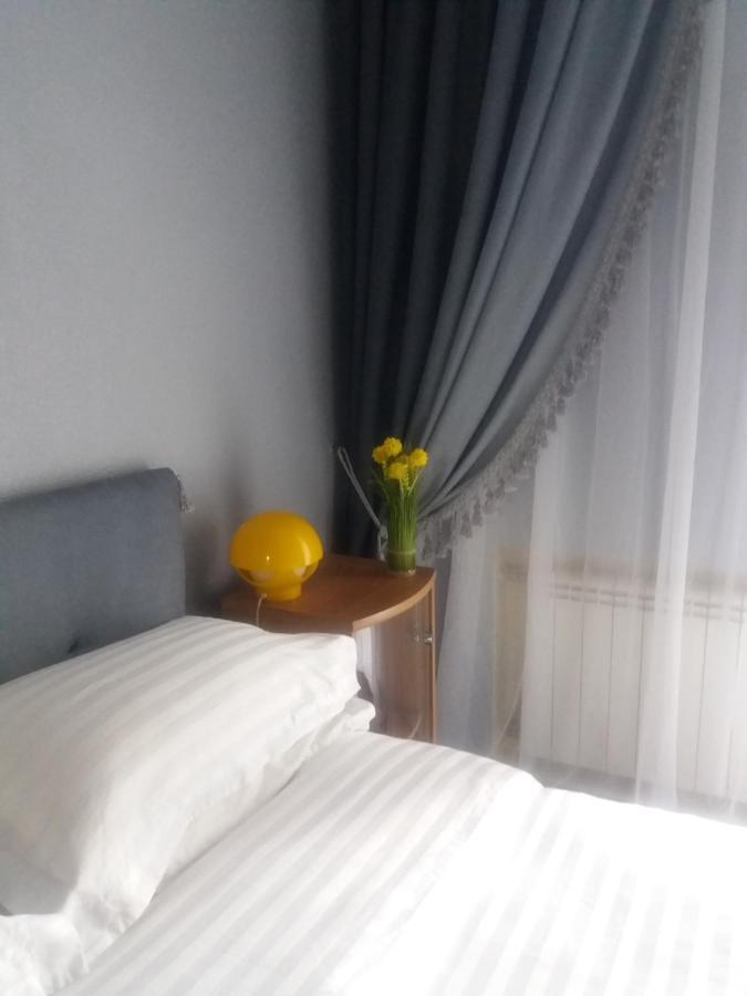 Apartment U Lidii In Center Of Kiev Near Railways Station Bagian luar foto