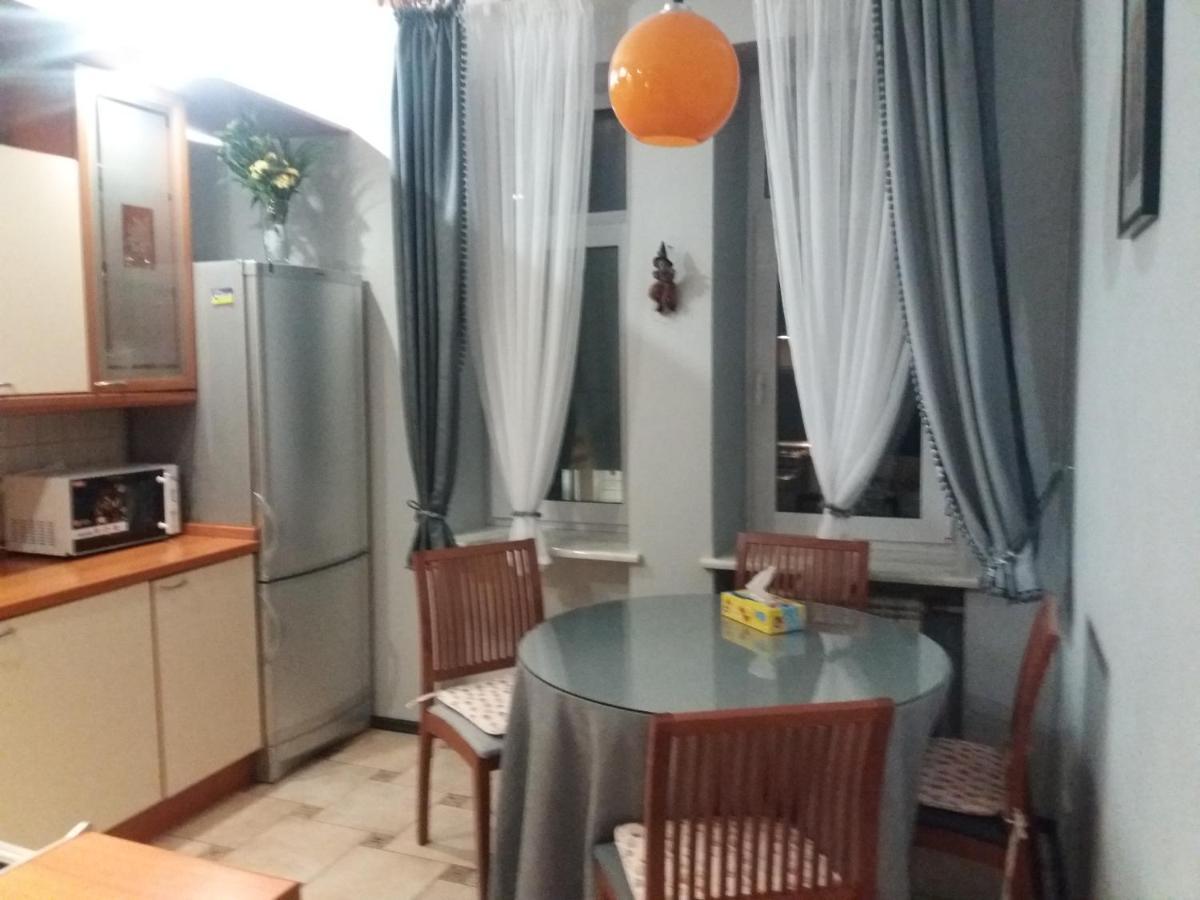 Apartment U Lidii In Center Of Kiev Near Railways Station Bagian luar foto