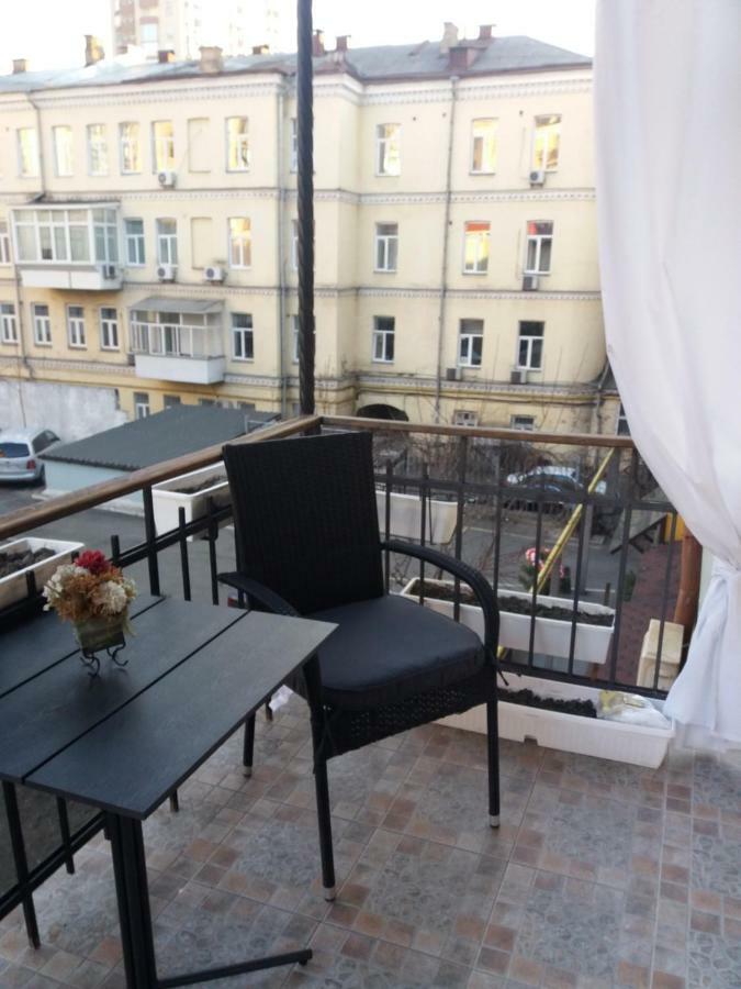 Apartment U Lidii In Center Of Kiev Near Railways Station Ruang foto