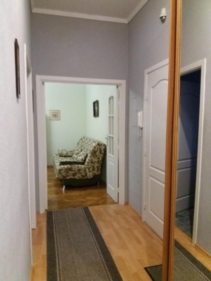 Apartment U Lidii In Center Of Kiev Near Railways Station Bagian luar foto